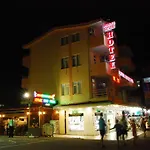 Side Orientt Apartments